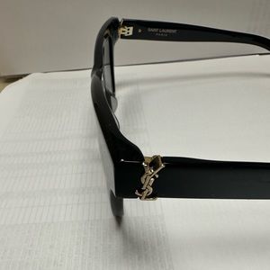 Monogram Hinge Rectangular Sunglasses, 54mm
originally $475
#ysl #sunglasses